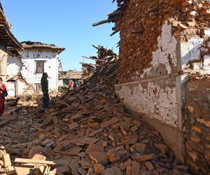 El temblor tuvo su epicentro a 42 km al sur de Jumla, cerca de la frontera con Tíbet.