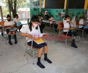 Desde el año pasado algunas comunidades del occidente de Honduras vienen implementando esta modalidad para el desarrollo de las clases de manera gradual. Foto: EL HERALDO