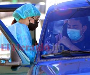 La vacuna que se estará aplicando en los próximos días será la producida por Moderna. FOTO: Alex Pérez/EL HERALDO