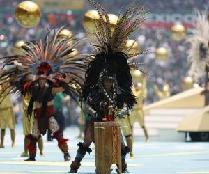 El emblemático recinto capitalino se convierte así en el primer estadio del mundo en albergar tres partidos inaugurales de una Copa del Mundo. Maná y Lila Downs ofrecieron uno de los mejores espectáculos.