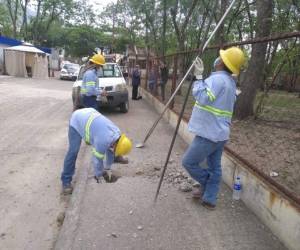 Los trabajos para la instalación eléctrica comenzaron este martes, se desconoce cuando iniciará la ubicación del hospital móvil.