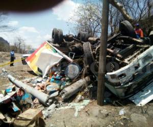 El camión se estrelló en una de las curvas de la famosa y temida cuesta de La Moramulca.