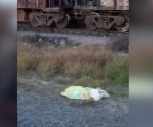 Enma Portillo quedó tendida a varios metros de distancia del lugar donde resultaron heridos sus padres.