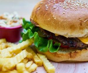 Los agentes de policía paquistaníes son famosos por ser corruptos y exigir sobornos a las empresas.