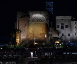 El Vía Crucis revive en la tradición cristiana el calvario de Jesús, desde su condena a muerte a su crucifixión, su muerte y sepultura. Foto: AFP