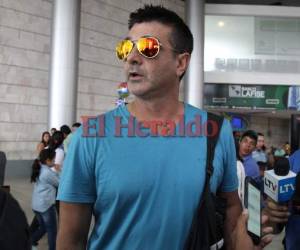 Diego Vazquez en el aeropuerto internacinal de Toncontín. Foto: EL Heraldo / OPSA