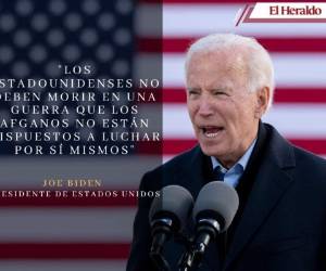 El presidente de Estados Unidos, Joe Biden, ordenó que las tropas que se mantenían en Afganistán se retiraran de la zona, lo que eventualmente dio lugar a la avanzada de los talibanes, el grupo extremista con el que libró una guerra durante 20 años. La medida del mandatario le ha valido toda serie de críticas, pero él asegura que tiene una razón de peso para hacerlo, a continuación algunas de sus frases más destacadas sobre el tema.