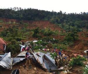 La fotografía muestra cómo quedó parte de la aldea La Reina tras el paso de Eta y Iota.