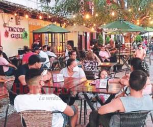 Los negocios como restaurantes, cafés y tiendas de souvenirs fueron los más visitados durante las pasadas fiestas de Navidad en la ciudad de Comayagua. FOTO: EL HERALDO