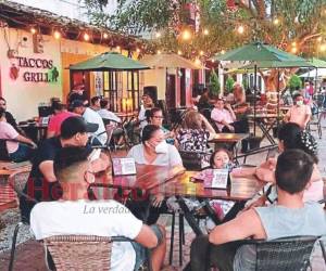 Los negocios como restaurantes, cafés y tiendas de souvenirs fueron los más visitados durante las pasadas fiestas de Navidad en la ciudad de Comayagua. FOTO: EL HERALDO