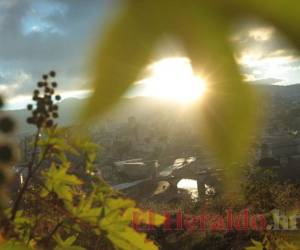 En cuanto a las temperaturas para este día en la capital de Honduras se registrará una máxima de 24 grados y una mínima de 15. Foto: Alex Pérez/EL HERALDO.