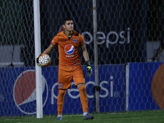 El arquero de Motagua, Harold Fonseca, tendrá que esperar a que termine el torneo.