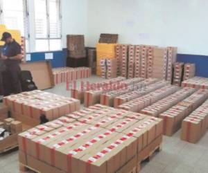 Las cajas que contienen los sobres con cada DNI están listas para ser llevadas a los centros de entrega y hoy el RNP estaría oficializando los horarios de repartición. Foto: El Heraldo