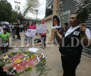 Cientos de personas rindieron homenaje a la líder hondureña Berta Cáceres, asesinada el pasado jueves en La Esperanza, Intibucá.