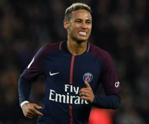 El jugador brasileño Neymar es una de las nuevas figuras del fútbol francés. (AFP)