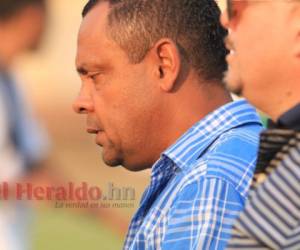 Raúl Cáceres, entrenador de Real de Minas, lamentó el resultado negativo ante el Marathón en el Marcelo Tinoco de Danlí. Foto: El Heraldo