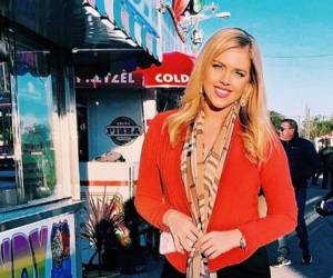 La presentadora de noticias de Florida, Miami, Victoria Price, será sometida a una cirugía este lunes para extirpar el cáncer. Foto: Instagram.