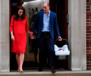 El hijo de Kate Middleton y el príncipe William nació a las 11 de la mañana del lunes 23 de abril. Foto: AFP