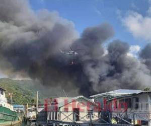 El 2 de octubre un incendio destruyó la mitad de Guanaja. Foto: El Heraldo