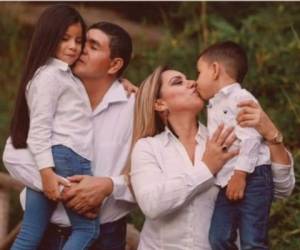 El matrimonio conformado por Mario Andrés Matamoros Lanza y Sara Elizabeth Estrada Zavala, junto a sus hijos, Sara María Matamoros (7) y su fallecido hermanito, Mario Andrés Matamoros Estrada.