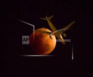 Es de destacar que además la luna se verá más pequeña en el cielo, aquí el último eclipse lunar en enero de 2018. (Foto: AFP)