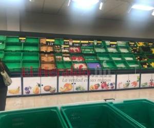 Miles de personas se volcaron a los supermercados para abastecerse de alimentos.