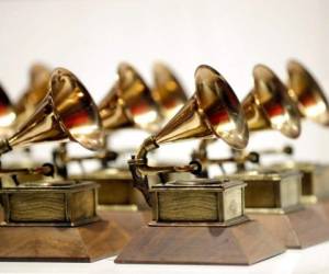 Varios premios Grammy se exponen en e Grammy Museum Experience en Prudential Center, en Newark, Nueva Jersey. Foto: AP