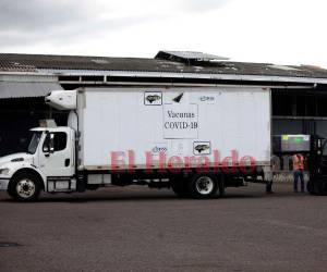 El Seguro Social adquirió 1.4 millones de vacunas anticovid-19 de AstraZeneca en 2020 para aplicarlas a sus derechohabientes con el apoyo del Consejo Hondureño de la Empresa Privada (Cohep).