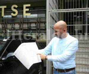 Los líderes de las corrientes no oficialistas del Pac han estado en constante reunión con el pleno del TSE.