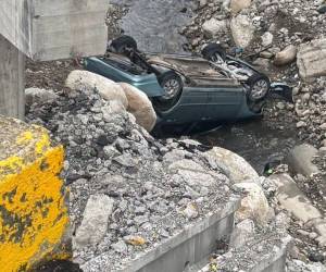 De acuerdo al relato de un guardia, el conductor del automóvil aceleró y cayó al río Bermejo. Por su propia cuenta salió del vehículo y llamó a familiares para que lo auxiliaran.