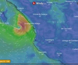 Enrique pasó por el Cabo Corrientes, en la costa suroeste de México, el domingo en la noche y comenzó a debilitarse el lunes, durante su avance por mar abierto.
