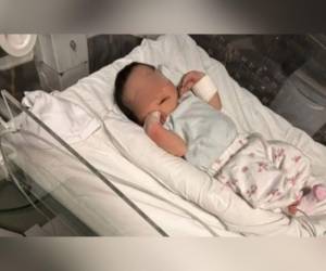 El temor a sus padres orillaron a una adolescente de 15 años a dar a luz a su bebé en el baño de su casa, únicamente con la ayuda de la herramienta de inteligencia artificial ChatGPT. El caso ocurrió este martes 15 de abril en la localidad de Ezpeleta, en Argentina. A continuación los detalles del polémico hecho.