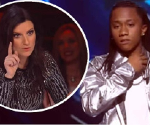 Momento en que Laura Pausini le daba sus observaciones a Aaron.