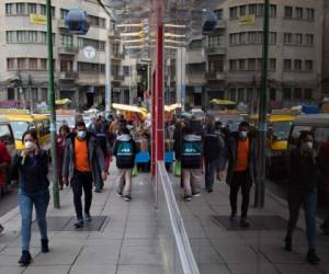 Bolivia decretó cuarentena total hasta el 15 de abril. Solo puede salir una persona por familia a la calle a comprar comida de lunes a viernes; el fin de semana no se puede salir de casa.