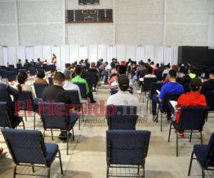 El centro de triaje habilitado en el Instituto España Jesús Milla Selva ha recibido una oleada de pacientes afectados de sus vías respiratorias. Médicos alertan que se trata de ómicron. Foto: David Romero/EL HERALDO.