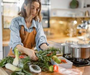 No hay una receta que ayude a contrarrestar los excesos, solo una alimentación balanceada lo logra. Foto: Cortesía/El Heraldo