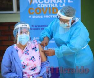48,000 dosis de la vacuna AstraZeneca serán aplicadas en Honduras. Foto: EL HERALDO
