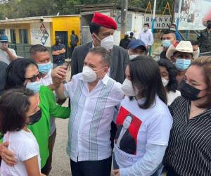 Enrique Flores Lanza permaneció por varios años fuera del país.