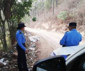 Agentes policiales llegaron a la zona donde se encontraba la víctima.
