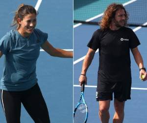 La sonrisa de Muguruza ante la cara de cansancio del exbarcelonista Carles Puyol. (AFP)