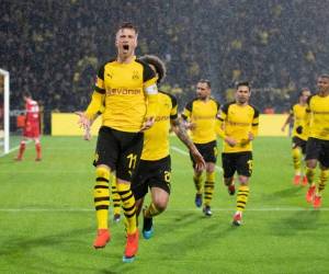 Marco Reus celebrando uno de sus goles. (AP)