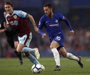 Los dos goles encajados por el Chelsea llegaron de sendas segundas jugadas luego de lanzamientos a balón parado. Foto:AFP