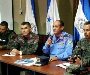 Miembros de Fusina con apoyo de otras instituciones de seguridad en conferencia de prensa.