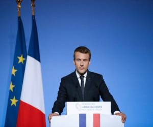 'Una dictadura intenta perpetuarse a un precio hamanitario sin precedentes y radicalizaciones ideológicas preocupantes', dijo Macron en su primer discurso sobre política exterior ante embajadores franceses. (Foto: AFP)