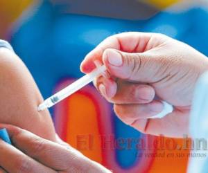 El Seguro Social recibirá 204,000 dosis de la vacuna AstraZeneca para inmunizar a sus afiliados. Foto: El Heraldo
