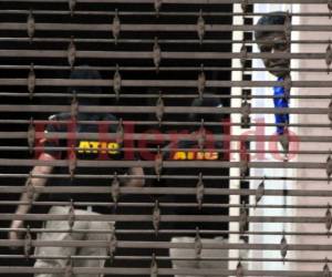 El exfuncionario fue detenido por agentes de la Atic. Foto: Alejandro Amador/ EL HERALDO