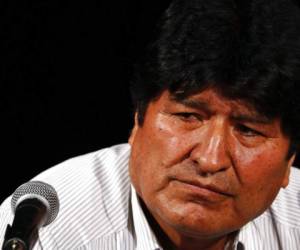 Morales, quien el 10 de noviembre renunció presionado por la falta de apoyo de las fuerzas de seguridad y se asiló en México para posteriormente refugiarse en Argentina, rechazó la investigación. Foto: AP.