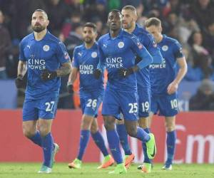 Los jugadores del Leicester celebran su triunfo ante el Derby County (Foto: Agencia AFP)