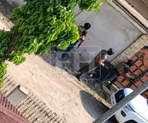 Lo que comenzó como un operativo policial en la frontera de Corinto, Omoa, Cortés terminó convertido en una escena de violencia que hoy mantiene bajo tensión a las autoridades hondureñas. Conozca cuál era el objetivo del operativo, a continuación.