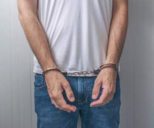 El condado accedió a pagarle 125, 000 dólares para zanjar la demanda en diciembre, aunque no reconoció que la violación ocurrió.